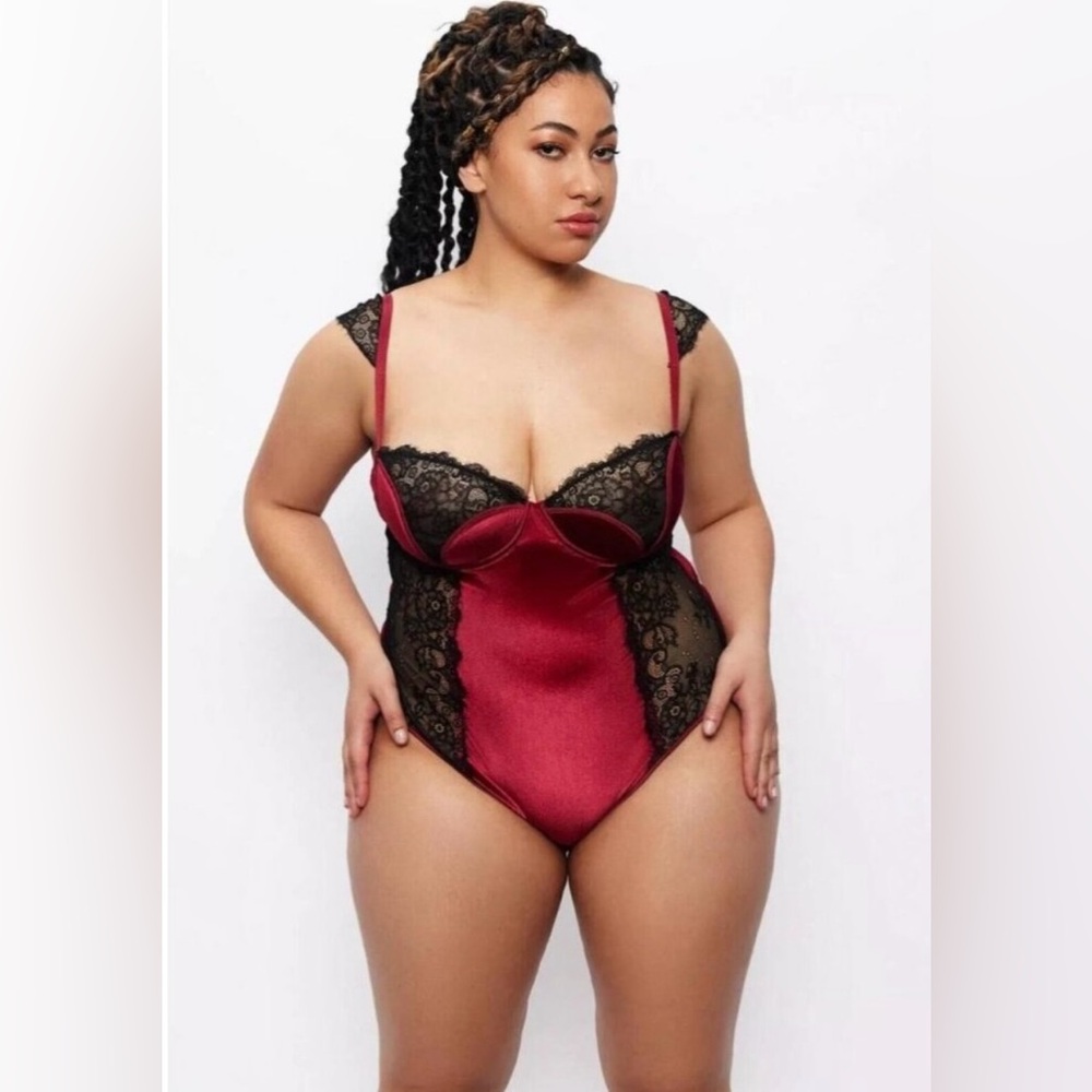 Frederick's of Hollywood Red and Black Lace Chemise